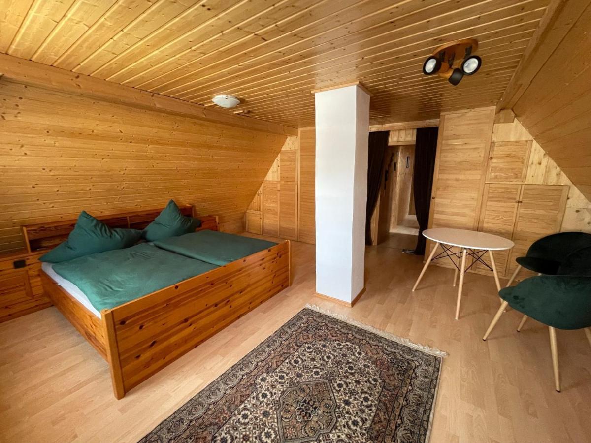 Apartamento Haus Tannenzaepfle Waldachtal Exterior foto